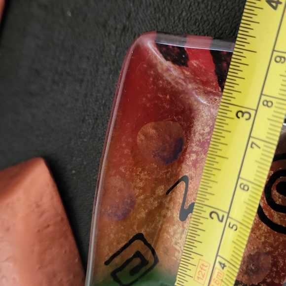 VINTAGE 1970S BOHO DECOR ABSTRACT ARTIST SIGNED GLASS PALLETES(6). - Picture 15 of 15